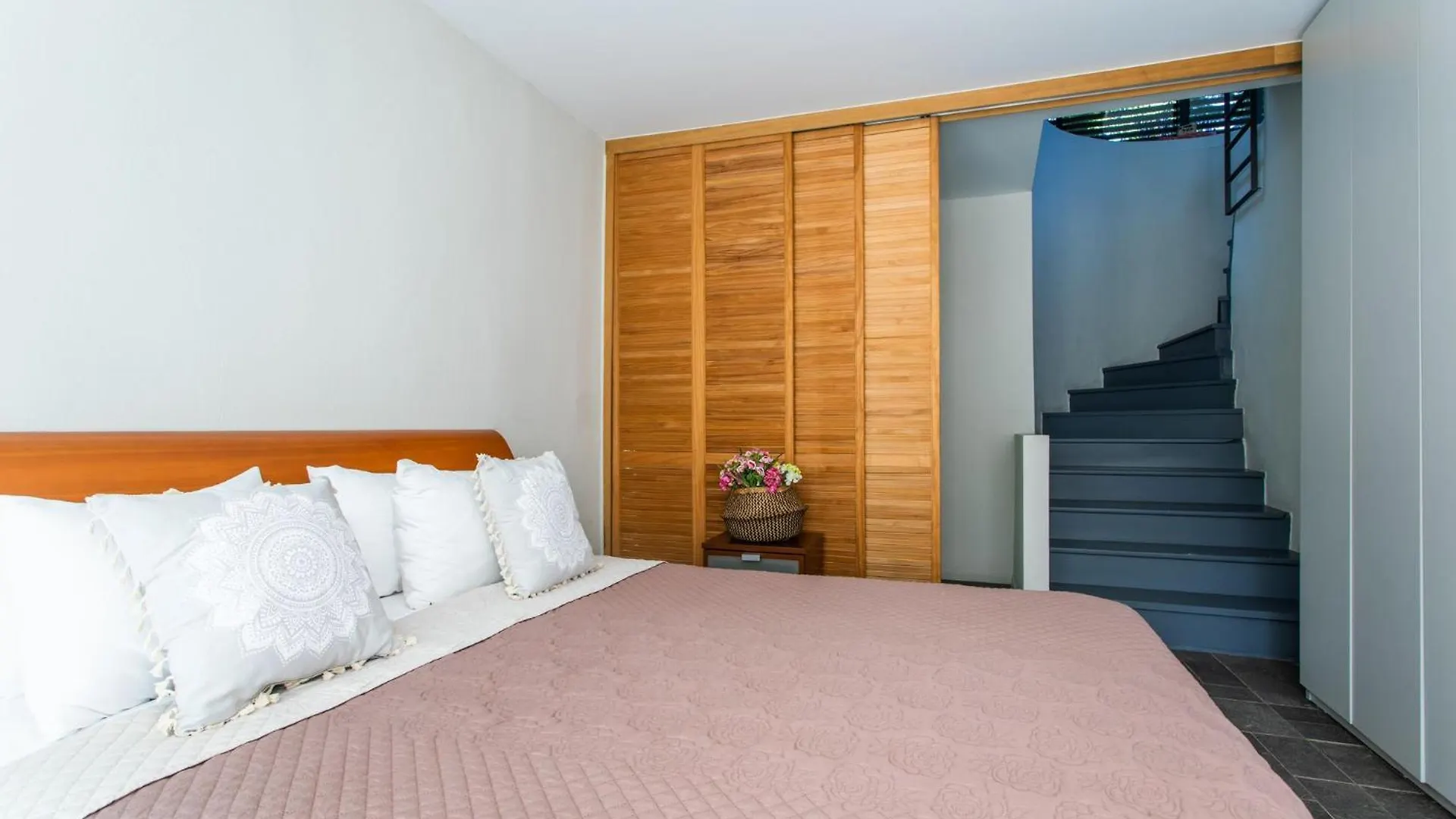 Sani More & Sani Woods (Adults Only) Апарт-отель Сани-Бич